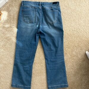 Nicole Miller High Rise Kick Soho Jeans. Stretchy and cute